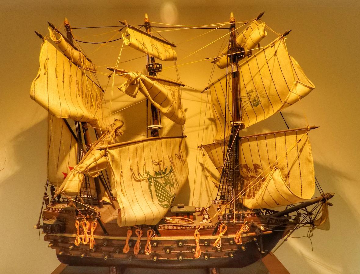 Spanish Galleon Lodge Cádiz Eksteriør bilde